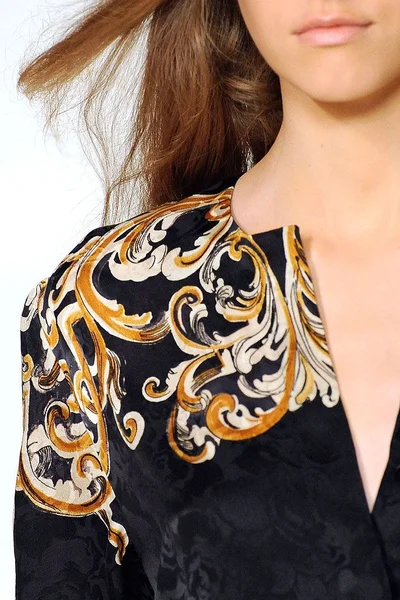 Look 75